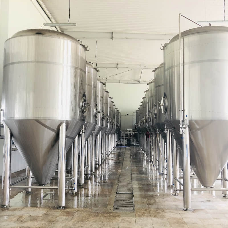 Commercial beer brewery equipment